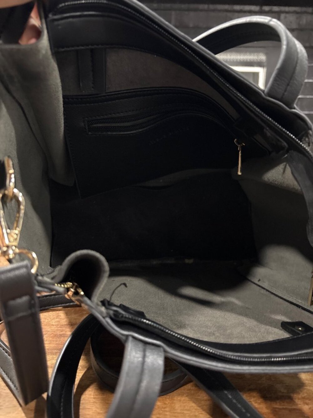 Melie Bianco Black Faux Leather Tote Bag With Gold Zippers & Shoulder Strap READ - Picture 6 of 9